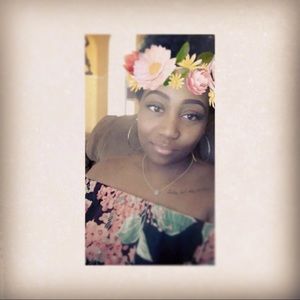 Meet your Posher, Monica